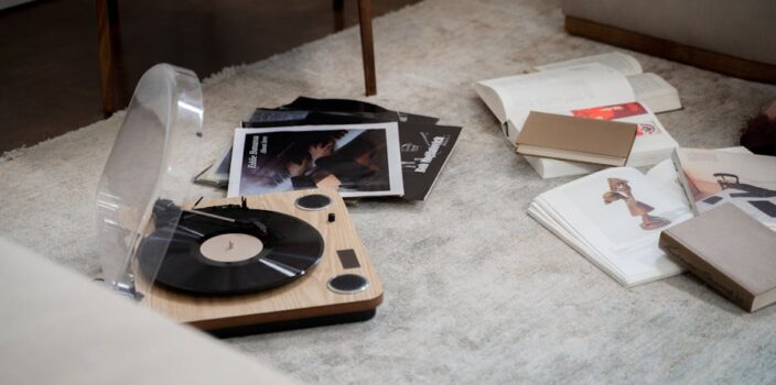 Panele winylowe SPC w mieszkaniu: podkład, dylatacje i montaż bez falowania